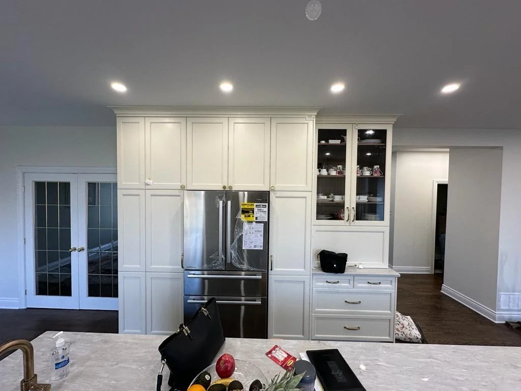 Finished luxury kitchen with painted ceiling and walls